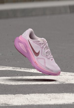 Nike Performance, W NIKE STRUCTURE 26 - Cestná bežecká obuv - bleached lilac/pink smoke/pink rise/light magenta/white