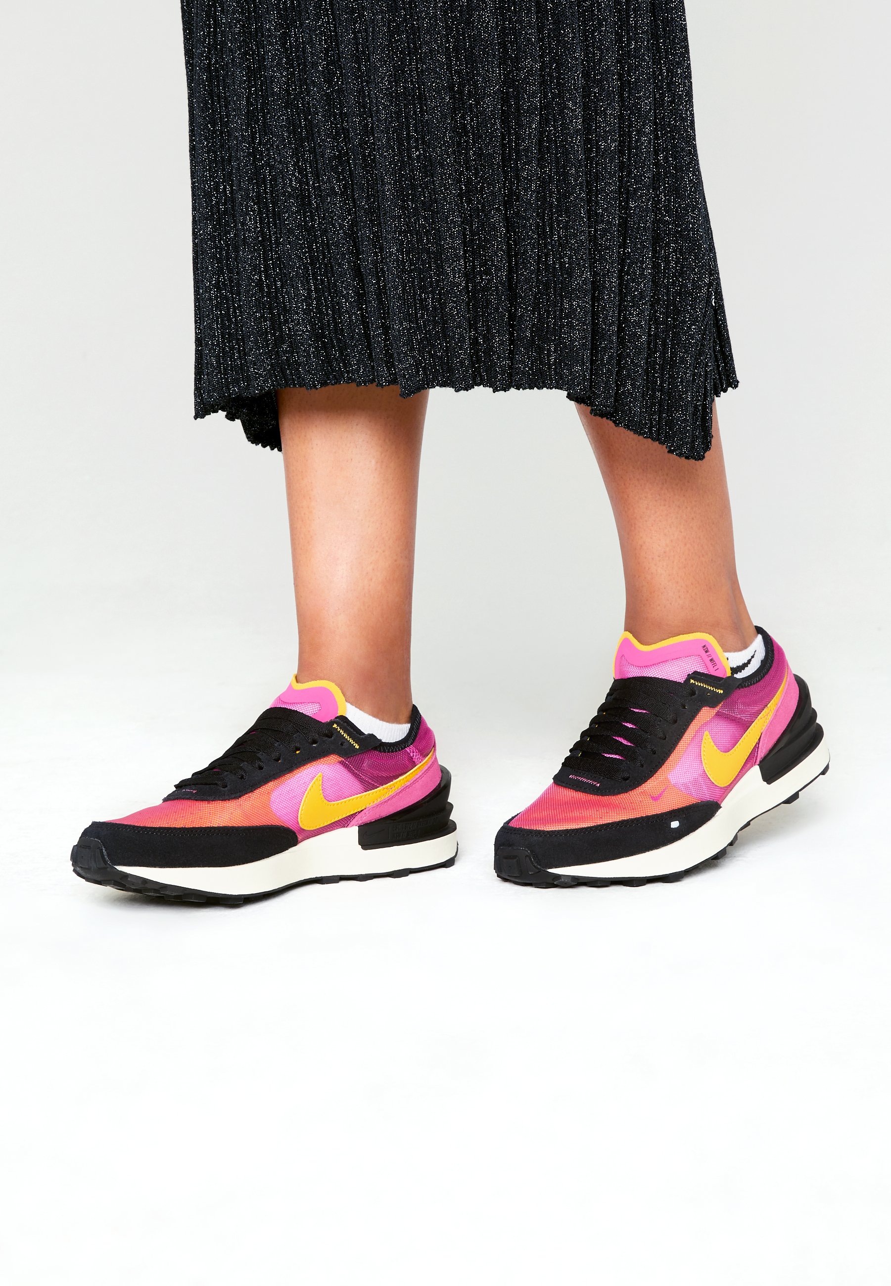 nike junior waffle one trainer