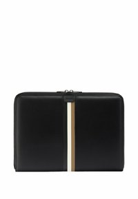 Portefeuille en cuir noir avec fermeture éclair et rayures verticales beiges et blanches centrées à l'avant.