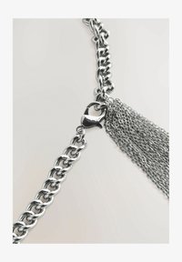 Vybrané, silver tone