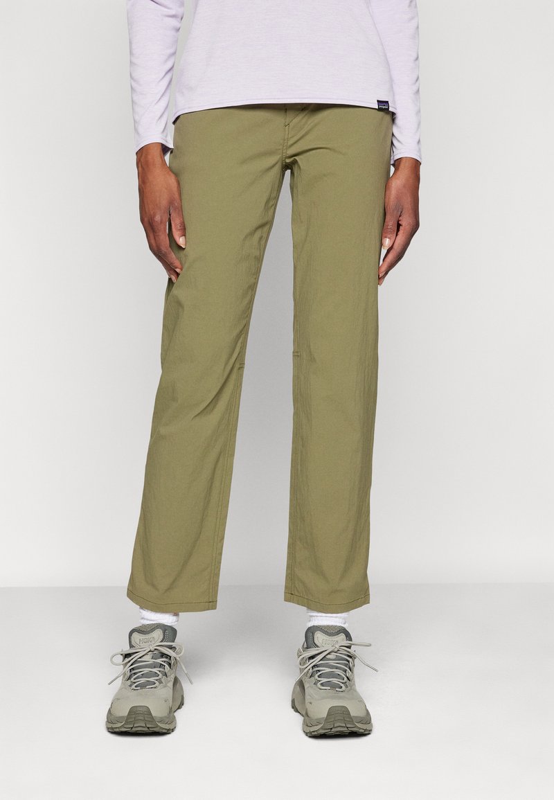 Patagonia - QUANDARY PANTS - Outdoor trousers - tent green, Enlarge