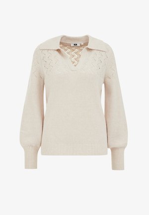 Strickpullover in hellbeige mit V-Ausschnitt und Kragen, ausgestattet mit einem strukturierten Muster auf der Brust sowie Rippbündchen und Saum.