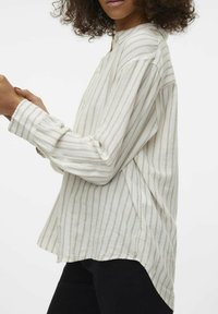 Vero Moda VMLINN LS - Button-down blouse - braun