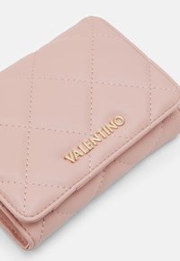 Valentino Bags OCARINA - Piniginė - cipria