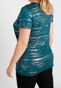 CAPSULE by Simply Be Camiseta estampada - mottled teal