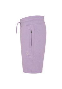 Lila puuvillasekoiteshortsit, joissa on joustava vyötärö, nauhaverhoilu, sivutaskut ja keltainen hymyilevä kasvokuva brodeerattuna.