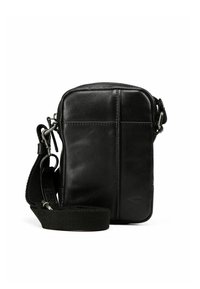 Borsa a tracolla nera in pelle con forma rettangolare, texture liscia e tracolla regolabile. Caratterizzata da una chiusura con zip e dettagli di cucitura minimali.