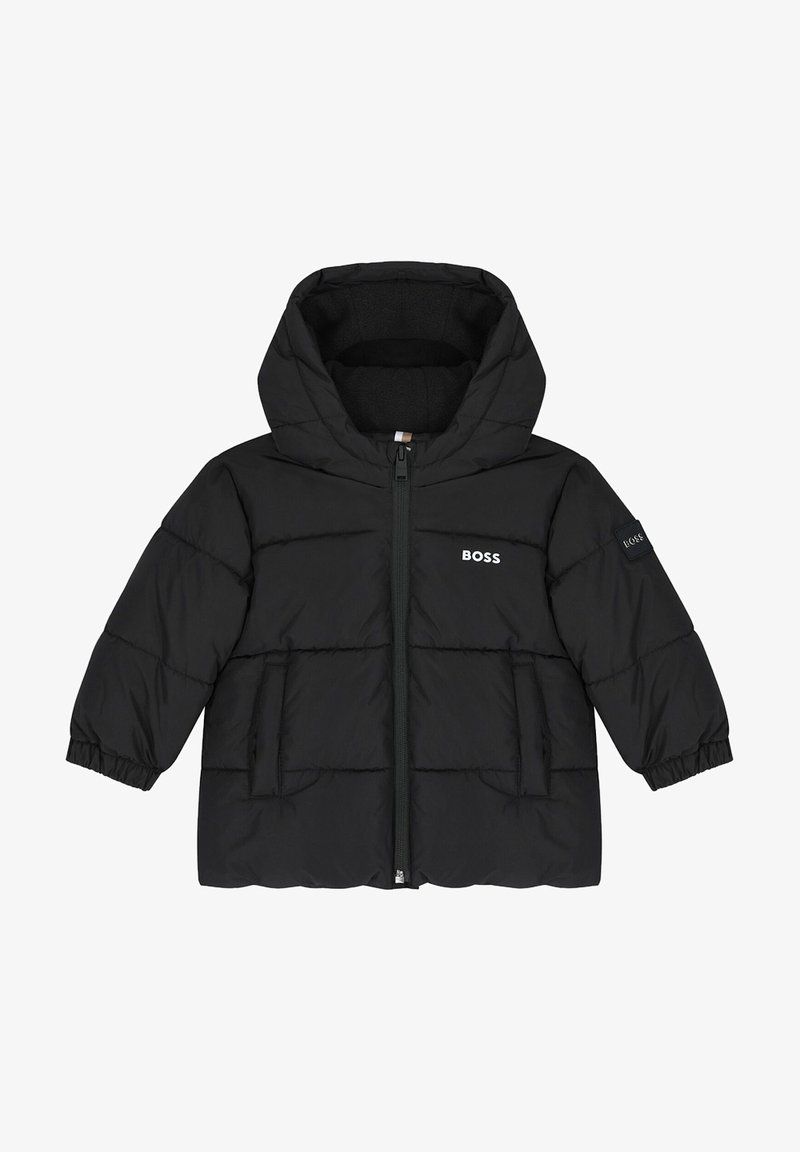 Veste matelassée noire avec capuche, dotée d'une fermeture à zip sur le devant, de poignets élastiques et du logo de la marque. Texture lisse avec un design matelassé.