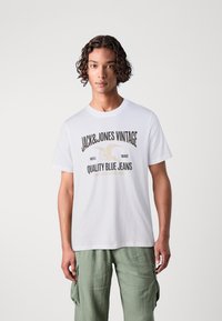Jack & Jones JPRBLUHUDSON TEE CREW NECK 5 PACK - T-shirt med print - cloud dancer/port/black/navy blazer