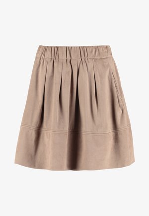 Bruine geplooide rok met een elastische tailleband, gemaakt van een zachte stof. Heeft een gladde textuur en twee zijzakken.