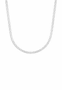 Collana in argento con anelli ovali piatti intrecciati su uno sfondo bianco, esposta in una leggera curvatura.