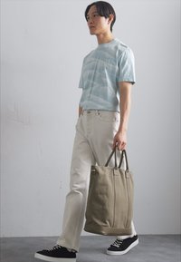 Holzweiler NATHAN TOTE BAG UNISEX - Veľká kabelka - taupe
