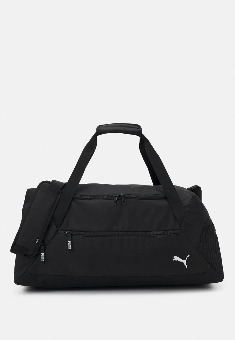 Zwarte duffelbag met een matte afwerking, dubbele ritscompartimenten, gewatteerd handvat, verstelbare schouderriem en een Puma-logo op de zijkant.
