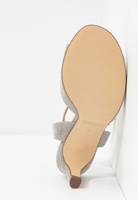 Peter Kaiser Sandały