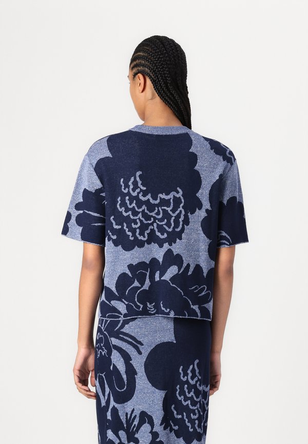 SULOINEN PIONI - Jumper3