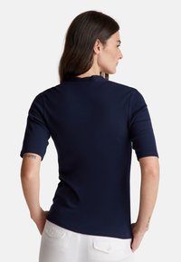 United Colors of Benetton SLIM FIT - Jednoduché tričko - blue