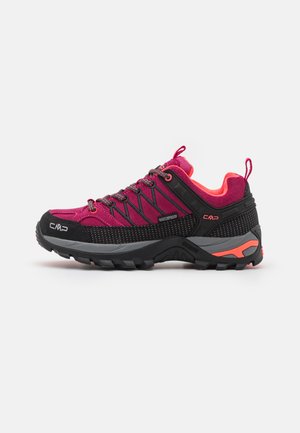 RIGEL LOW TREKKING SHOES WP - Vaelluskengät - magenta/antracite