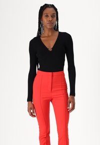 Patrizia Pepe PANTALONI TROUSERS - Bukse - glam red