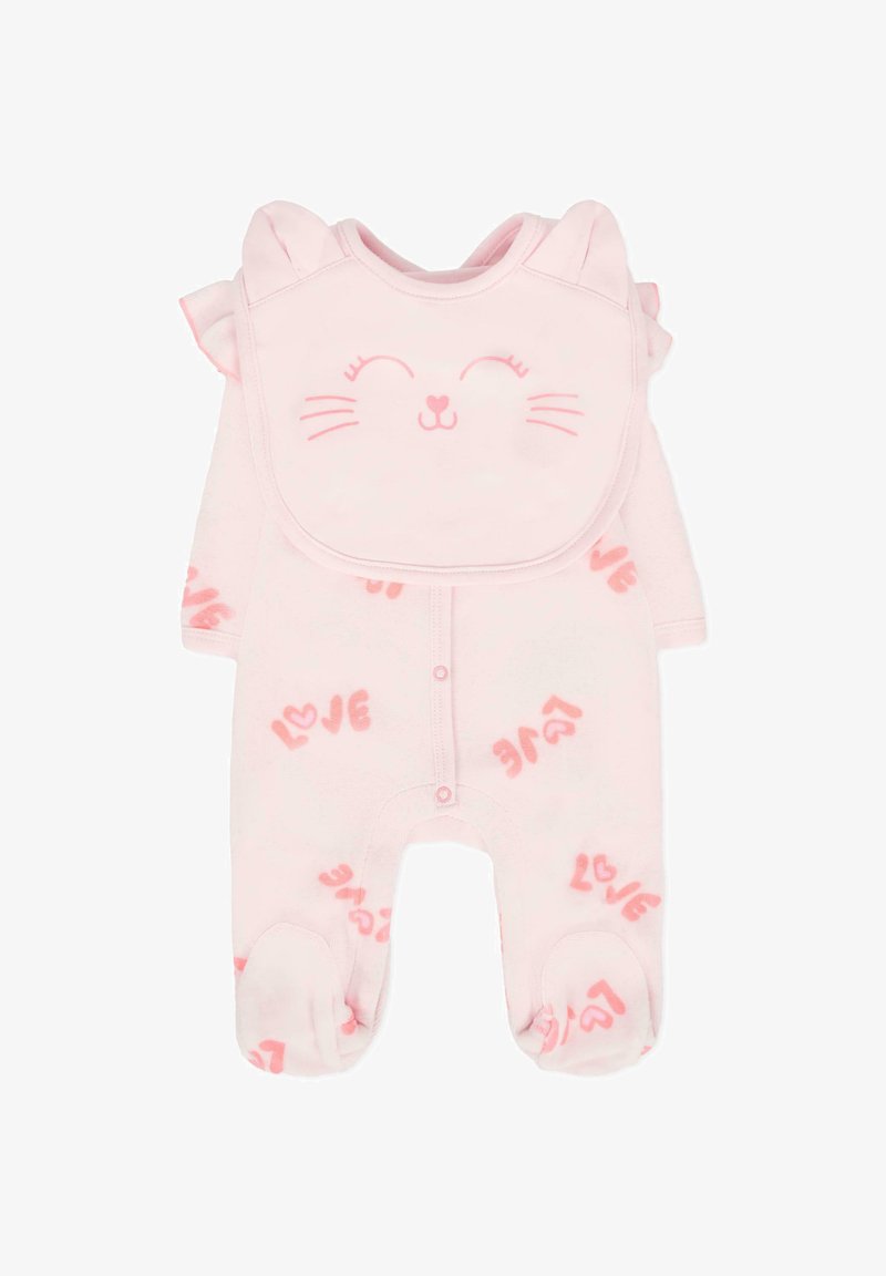 Różowy bawełniany kombinezon z uszkami kota i wzorem twarzy. Zawiera falbanki na ramionach oraz nadrukowane w powtarzającym się wzorze słowo "LOVE". Zapięcie na zatrzask u dołu.