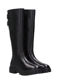 Zwart lederen laarzen tot aan de knie met een textuurafwerking, voorzien van twee zijgespen en een duurzame rubberen zool voor grip.