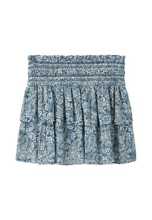 Jupe bleu à volants avec des motifs floraux blancs et des motifs cachemire, et une ceinture élastique smockée.