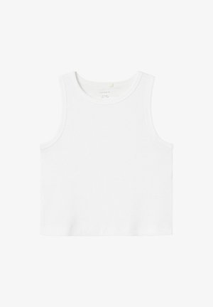 Hvid ærmeløs tanktop lavet af ribbet stof, med en rund halsudskæring og en ren, lige kant uden mønstre eller pynt.