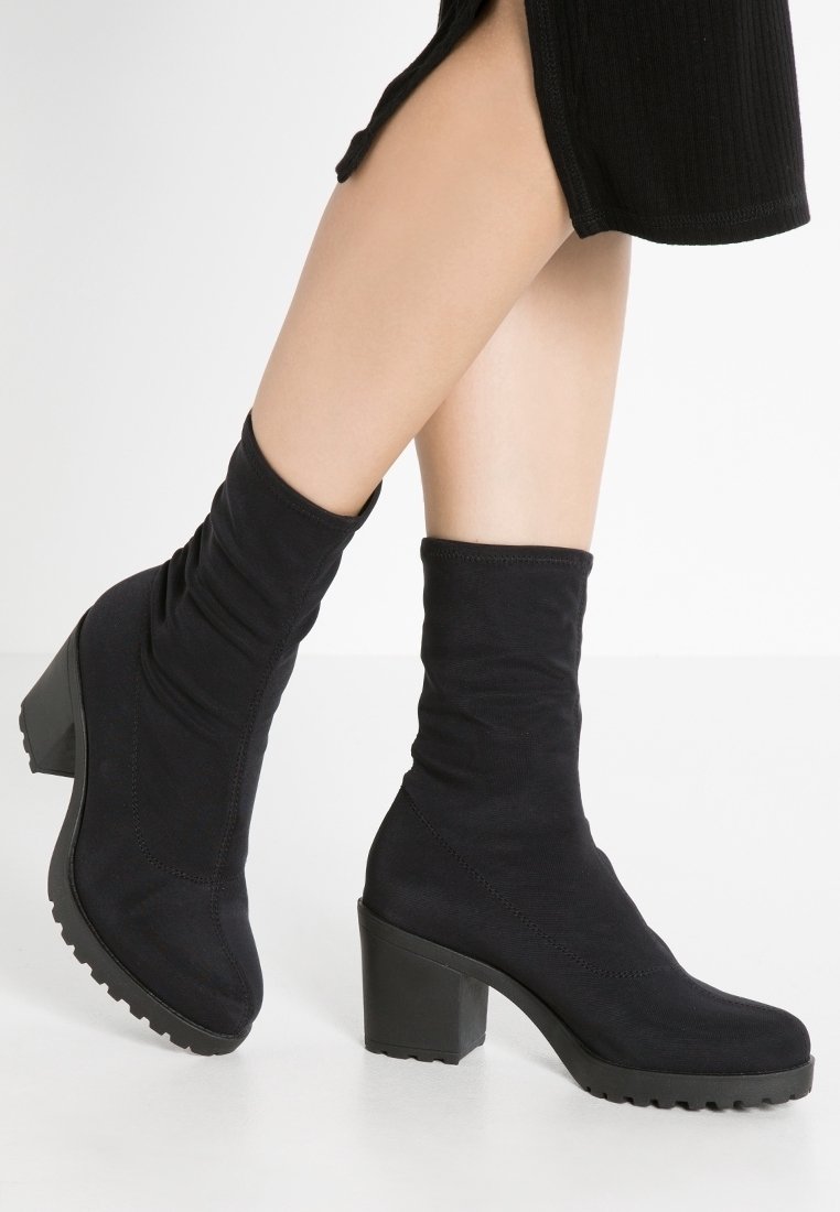 Vagabond Botines con plataforma - black