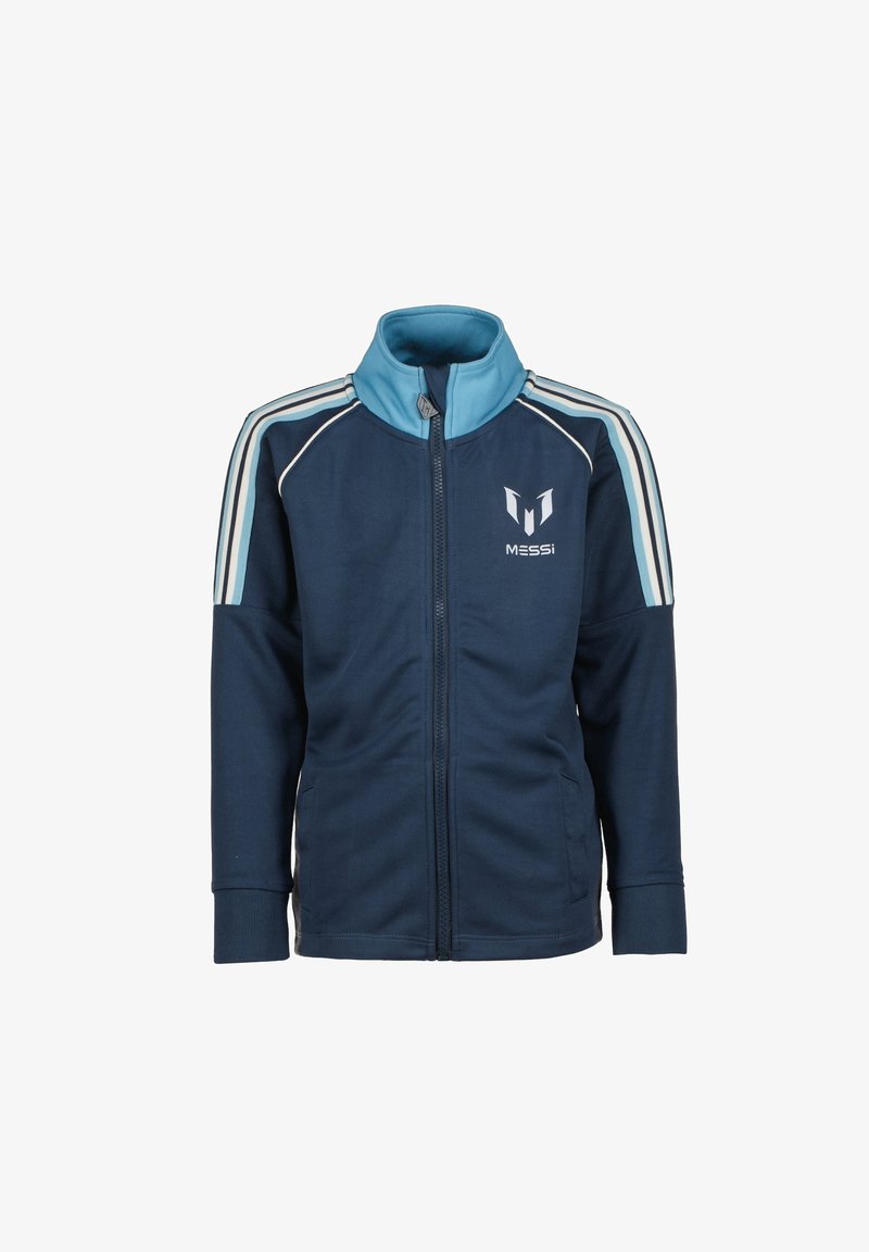 Veste de sport bleu marine avec col montant bleu clair, fermeture éclair devant, rayures blanches et bleues sur les manches, et logo Messi blanc sur la poitrine.