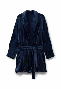 Tmavě modrý plyšový župan se šálovým límcem, dlouhými rukávy, pásem na zavazování a kapsami v pase; měkká textura s hladkým povrchem.