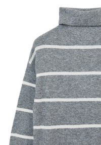 Grauer gestreifter Pullover mit hohem Kragen, der abwechselnd breite weiße Streifen aufweist. Weiche Textur, gestrickter Stoff und lockere Passform.