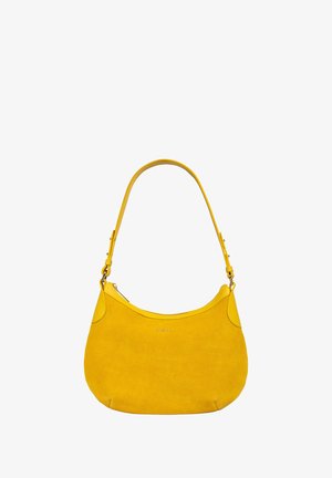 Gelbe Wildledertasche mit geschwungenem Design, verstellbarem Schulterriemen und einem Reißverschluss-Oberteil. Glatte Textur mit minimalen Hardware-Akzenten.