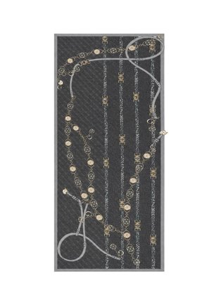 Sciarpa grigio scuro con righe verticali e motivi a catena dorata intrecciati con cinturini in pelle grigio chiaro e dettagli dorati circolari.