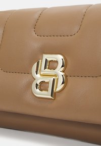 BOSS ICON - Pochette - medium beige