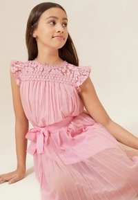 Lipsy REGULAR FIT - Vestito elegante - pink