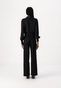 Guess Vaqueros rectos - black denim