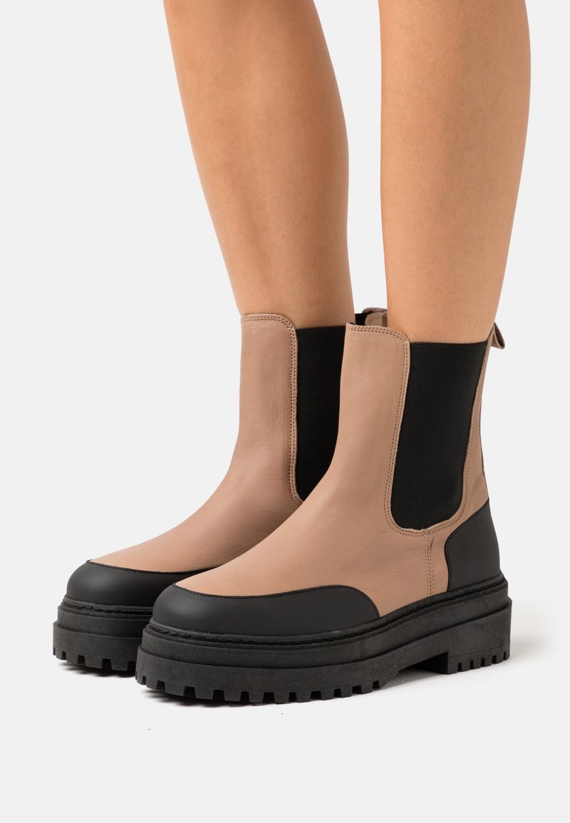 Selected Femme Kotníkové boty na platformě - light brown