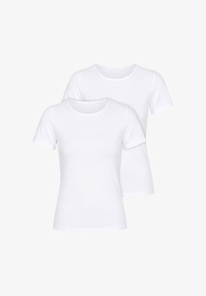 Zwei schlichte weiße Kurzarm-T-Shirts mit Rundhalsausschnitt, eines leicht hinter dem anderen, auf weißem Hintergrund präsentiert.