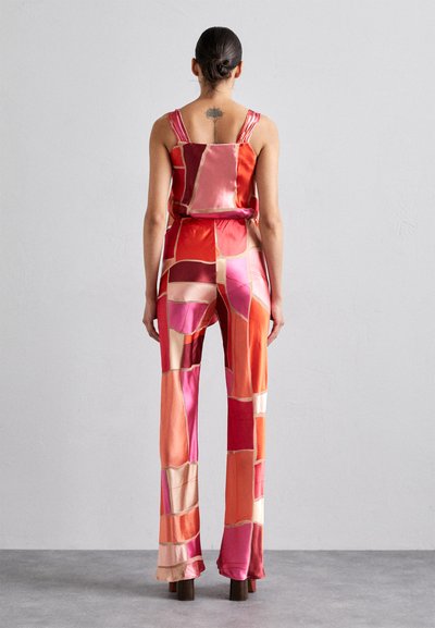 Cult Gaia STACIE PANT - Püksid - red/multi-colored