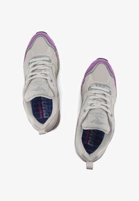 Ausgewählt, nimbus cloud orchid