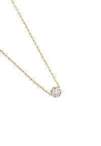 Złoty łańcuszek naszyjnik z okrągłym, fasetowanym wisiorkiem z kryształu o teksturowanej powierzchni, zawieszonym pomiędzy wydłużonymi ogniwami.