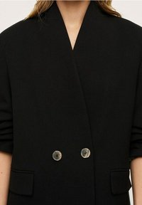 Mango Abrigo corto - black