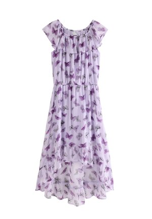 Lavendelfarvet kjole med bare skuldre og elastik i taljen, prydet med lilla sommerfugleprint, med flæsekant forneden og på ærmerne.