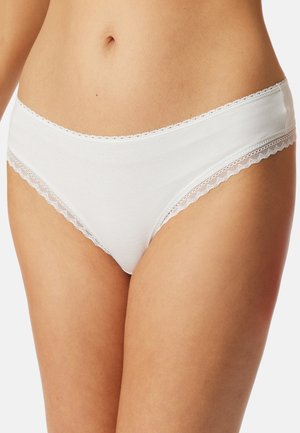 Witte katoenen bikinionderbroek met een zachte elastische tailleband en delicate kantafwerking langs de randen. Eenvoudig ontwerp, naadloze constructie.