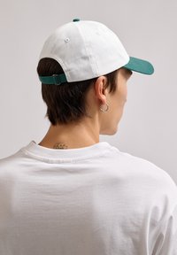 Hummel BEE - Cap - tofu eden