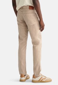 GANT Vaqueros rectos - dry sand