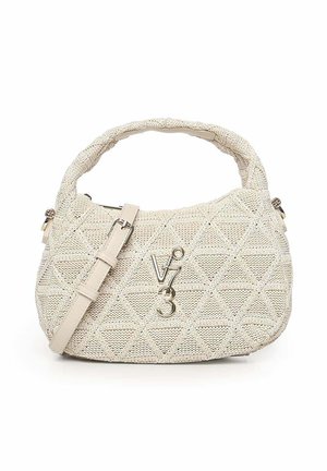 Beige gehaakte handtas met diamantpatroon, korte handgreep, verstelbare schouderband en metalen "V73"-logo aan de voorkant.