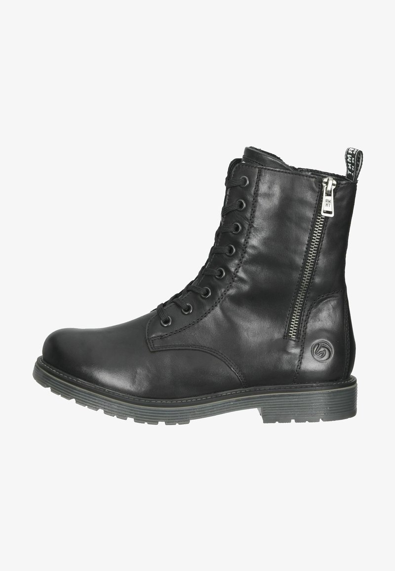 Botte chelsea en cuir noir avec fermeture éclair latérale, lacets à l'avant, semelle crantée, et étiquette à tirer ainsi que logo de marque sur la zone du talon.