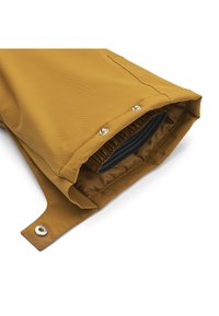 Braune wasserdichte Jacke mit Ärmel und abgerundetem elastischen Abschluss, ausgestattet mit silbernen Druckknöpfen. Innenfutter aus glattem schwarzem Stoff.