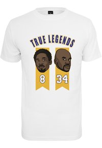 Vit bomulls t-shirt med tecknade ansikten, text "TRUE LEGENDS," och siffrorna "8" och "34" i gula band. Djärv design, avslappnad passform.