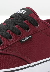 Vans ATWOOD - Scarpe skate - oxblood/white